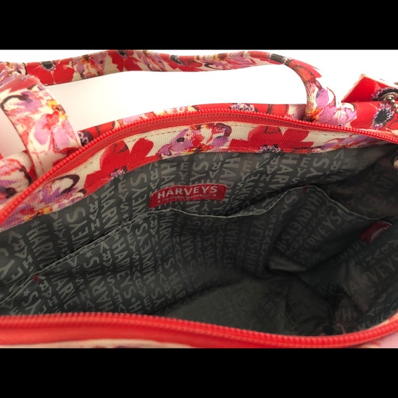 Harvey’s Seatbelt Purse in rare floral pattern - Picture 8 of 8
